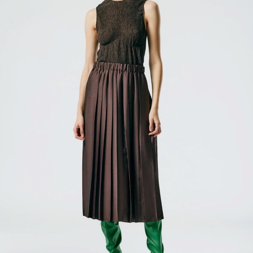Tibi Feather Weight Pleated Pull On Skirt |  Size Small